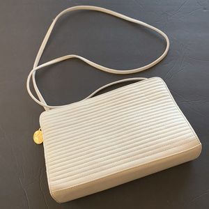 Vintage Anne Klein off white quilted leather crossbody Korea 10 x 7